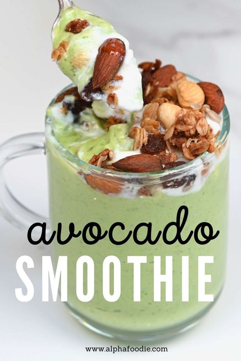 Banana Avocado Smoothie, Avocado Smoothie Bowl, Avacado Smoothie, Almond Milk Smoothie Recipes, Green Smoothie Bowl Recipe, Thick Smoothie, Smoothie Bowls Recipe Easy, Bowl Recipes Easy, Smoothie Bowl Recipe Healthy