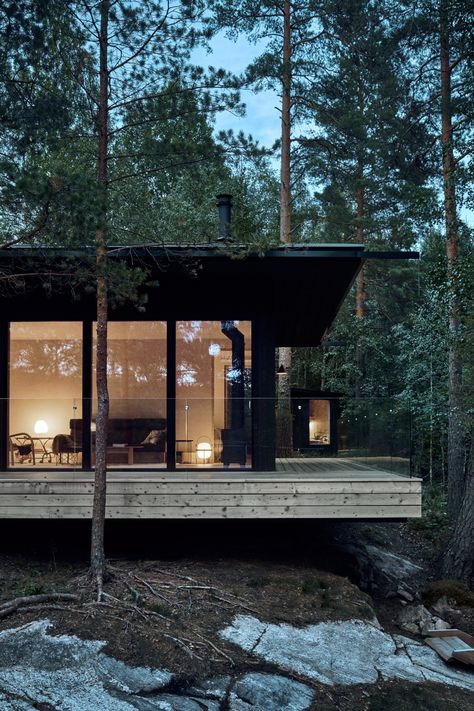 Finnish Cabin, Finnish Interior, Scandinavian Cabins, Chalet Design, Lakeside Cabin, Haus Am See, Hus Inspiration, Modern Cabin, Forest House