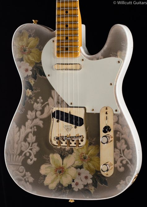 Fender Esquire, Beginner Electric Guitar, Guitar Fender, Guitar Making, Instruments Art, Not Musik, Electric Guitar Design, Electric Guitar Strings, Guitar Obsession