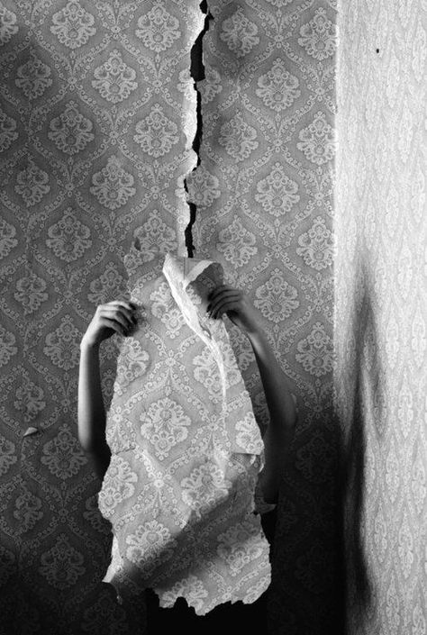 Vivian Maier, Francesca Woodman, Texture Photography, Moustaches, Conceptual Photography, Trendy Flowers, Foto Inspiration, Black And White Pictures, Pics Art