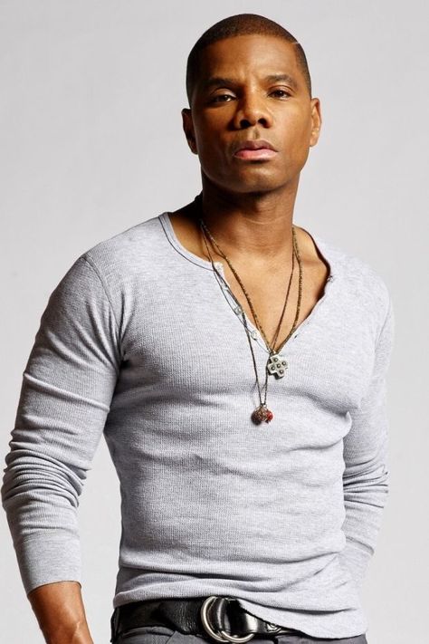 American choir director, gospel singer, dancer, songwriter, and author, Kirk Franklin is celebrating his 52nd birthday TODAY! Kierra Sheard, Music Ministry, Kirk Franklin, Fight Poverty, Racial Injustice, Gospel Singer, Bet Awards, Song Of The Year, Movie Soundtracks