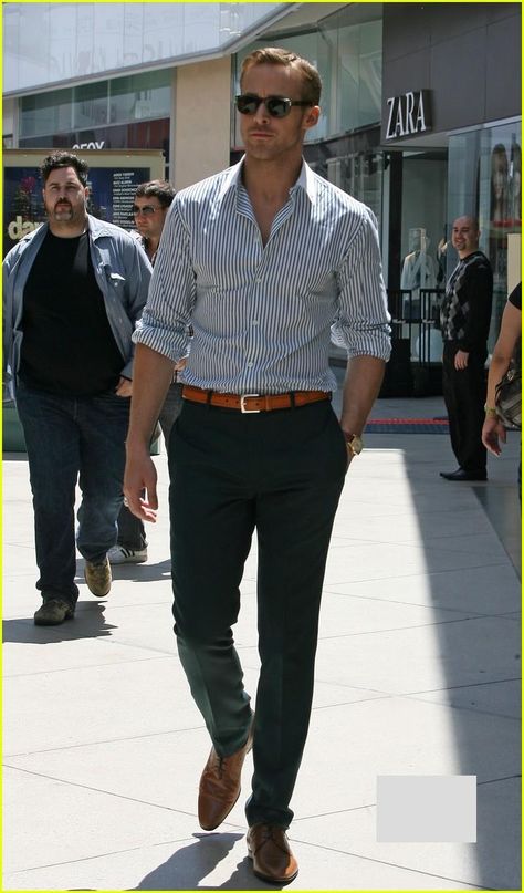 ryan gosling style | Ryan Gosling Style clothing Street Style Men Office Outfit, Office Outfit Men, Outfit Hombre Casual, Men Work Outfits, Business Casual Outfits For Men, Mens Work Outfits, Smart Casual Attire, Business Casual Outfit, Mens Business Casual Outfits