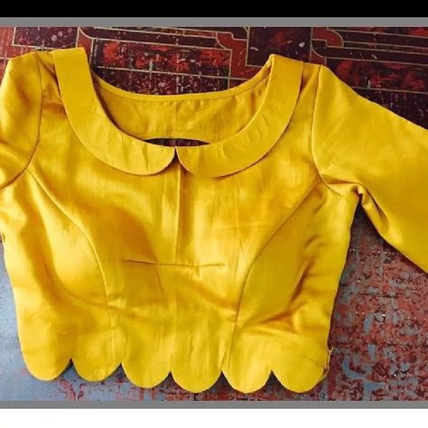 Simple And Elegant Blouse Designs, Crop Top Saree Blouse, Yellow Blouse Designs, Crop Top Saree, 50 Blouse Designs, Pan Collar Blouse, Blouse Sari, Blouse Crop Top, Latest Blouse Designs Pattern