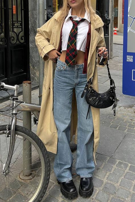 Vintage Casual Style, Outfits With Ties, Looks Hippie, Fashion 60s, Stil Vintage, Relaxed Jeans, Mode Ootd, Looks Street Style, Modieuze Outfits
