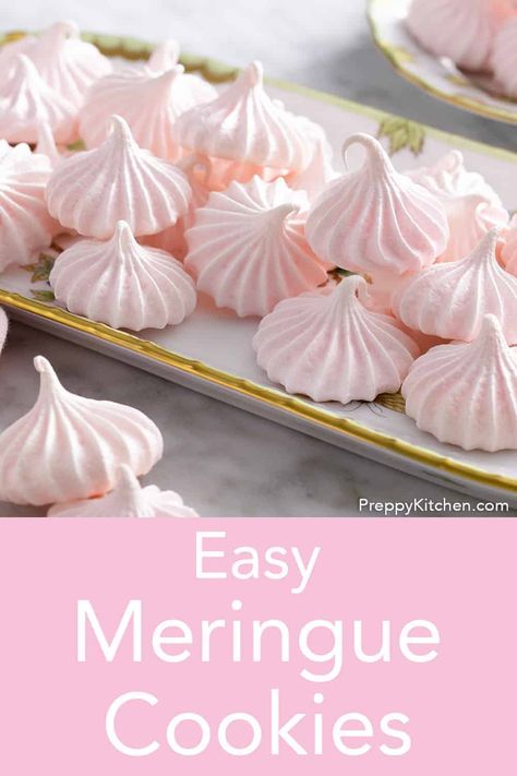 Marshmallow Meringue Cookies, Desserts That Start With M, French Meringue Cookies, Merengue Recept, Easy Fast Desserts, Quick Baking Recipes, Desserts To Bake, Easy Meringue Cookies, Meringue Cookies Recipe