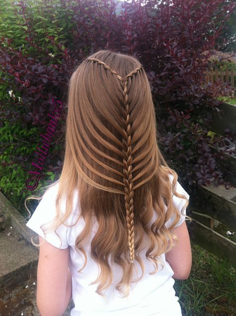 Twist waterfall into mermaidbraid by @molliebanks5 on instagram Mermaid Hair, Plaits Hairstyles, Braid Hairstyle, Cool Braid Hairstyles, Cool Braids, Hair Shows, Box Braids Hairstyles, Hair Color Trends, Hair Art