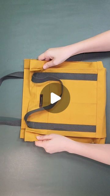 tendersmile.handmade on Instagram: "Easy to make!!💐 How to make an unlined canvas tote bag #shorts #shortsvideo #sewingtutorial #reels #tendersmilehandmade" Sewing Canvas Bag, How To Sew Tote Bags, How To Make Tote Bags, How To Make Bag, Handmade Bags Diy How To Make, How To Make A Bag, Tote Bag Stitching, Patron Tote Bag, Tote Bag Diy Tutorial