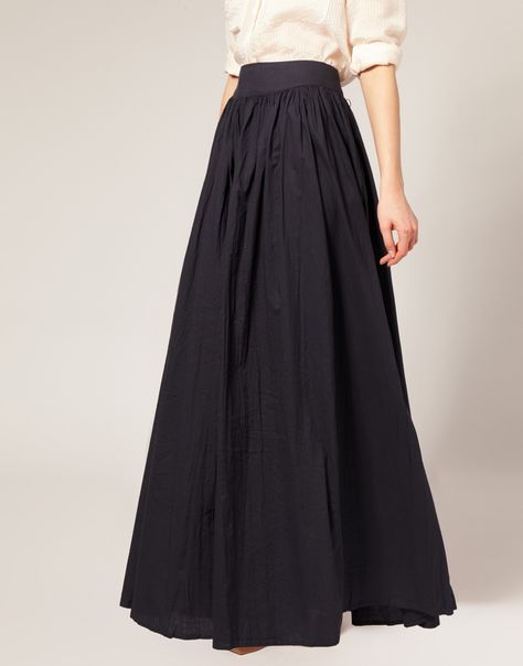 French Connection maxi skirt. Love. Denim Skirt Outfit Ideas, Full Length Skirt, Full Maxi Skirt, Maxi Rok, High Waisted Maxi Skirt, Black Maxi Skirt, French Connection Dress, Victorian Clothing, Long Maxi Skirts