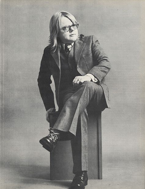 Paul Williams - an amazing songrwriter who wrote such classics as "The Rainbow Connection" and "When the River Meets the Sea". The Rainbow Connection, Paul Williams, Retro 3, Rainbow Connection, Nice People, Super Soldier, Those Were The Days, Interesting People, Celebrities Male