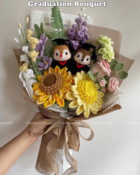 Crochet graduation bouquet collection in my shop, custom gifts, please preorder 1 month🌻🌻🌻,10% off for early birds 🐦 #graduationgifts #graduation #graduationflower #giftsforher #bouquet #gifts #crochetflower Crochet Graduation, Best Handmade Gifts, Bouquet Graduation, Graduation Bouquet, Graduation Flowers, Crochet Bouquet, Crochet Business, Flowers Bouquet Gift, Flowers Handmade