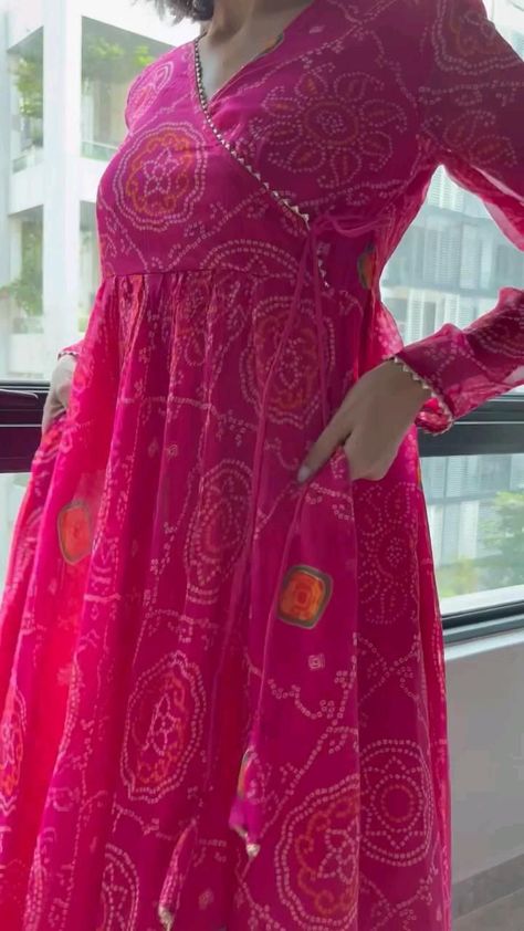 Bandhani Dress, Anarkali Dress Pattern, Designer Kurti Patterns, Traditional Indian Dress, Long Kurti Designs, Indian Dresses Traditional, Salwar Kamiz, Traditional Indian Outfits, Designer Dresses Casual