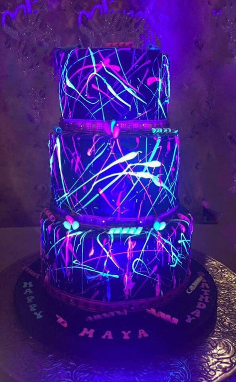 Neon Cakes Glow Birthday Parties, Glow In The Dark Cake, Neon Sweet 16, Neon Birthday Cakes, Neon Pool Parties, Dark Cake, Glow Party Decorations, Birthday Cale, Glow Theme Party