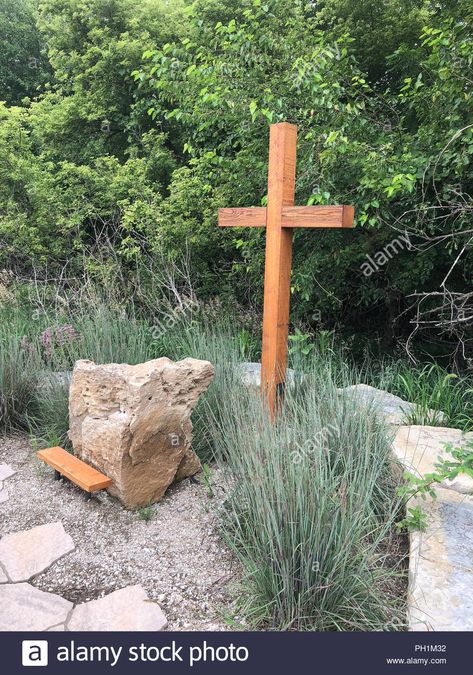 Church Garden Ideas, Christian Garden Ideas, Diy Outdoor Cross, Prayer Garden Ideas Church, Outdoor Prayer Space, Church Landscaping Ideas, Prayer Garden Ideas Backyards, Prayer Garden Ideas, Columbarium Design