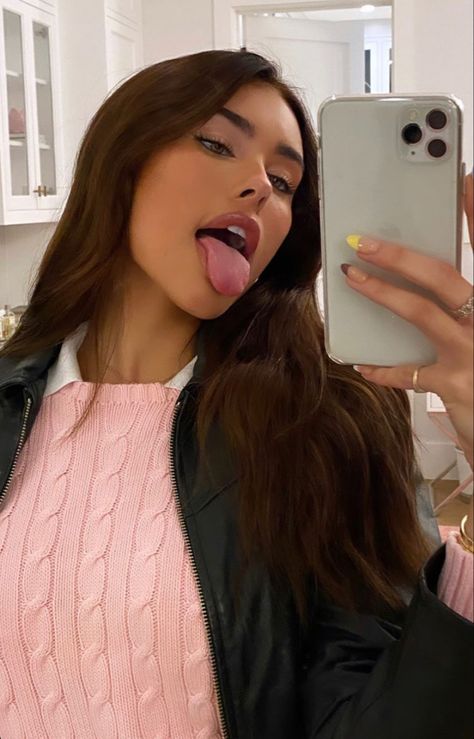 Dangerous Beauty, Medison Beer, Beer For Hair, School Beauty, Estilo Madison Beer, Beer Icon, Madison Beer Style, Madison Beer Outfits, Maddison Beer