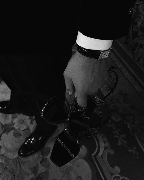 RICCARDO CAPOTOSTI | Romantic nights #paris #romantic #love #oldmoney #oldmoneyaesthetic #aesthetic #gentleman #gentlemanstyle #gentlemanlife… | Instagram Noir Couple Aesthetic, Romantic Man Aesthetic, Gentleman Boyfriend Aesthetic, Luxury Romance Aesthetic, New Money Aesthetic Men, Romantic Guy Aesthetic, Vintage Gentleman Aesthetic, Guy Dark Aesthetic, Dream Man List