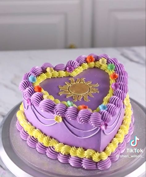 Coquette Birthday Party, Rapunzel Birthday Cake, Coquette Birthday, Bolo Rapunzel, Cake Recipes Easy, Rapunzel Cake, Tangled Birthday Party, Rapunzel Birthday Party, Easy Cakes