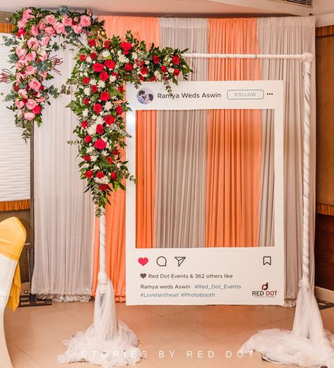 Photo Opt Ideas, Photo Booth Background Ideas, Selfi Point Decoration For Wedding, Photobooth Ideas Creative Event, Selfi Booth Ideas, Photo Booth Decoration Ideas, Simple Photo Booth Ideas, Selfie Frames Ideas Events, Anniversary Photo Booth Ideas