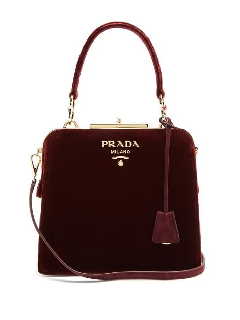 Prada Handbags, Prada Frame, Tas Hermes, Bag Prada, Best Handbags, Pretty Bags, Cheap Jewelry, Velvet Bag, Mode Inspo