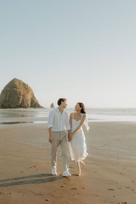 Korean Engagement Photos, Prenup Photoshoot Ideas, Spring Couples Photoshoot, Engagement Photo Shoot Beach, Pre Wedding Photoshoot Beach, Prenup Photos Ideas, Engagement Pictures Beach, Couples Beach Photography, Engagement Photo Dress