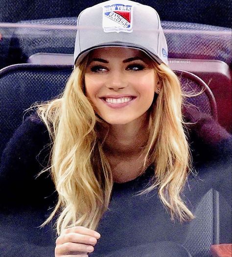 Blonde Hair, Hair Colour, Baseball Cap Outfit, Cap Outfit, Katheryn Winnick, Ball Cap, Baseball Cap, Trucker Hat, Baseball Hats