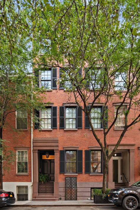 763 Greenwich Street In New York, New York, United States For Sale (13401056) Greenwich Village Nyc, New York Townhouse, Nyc Townhouse, Parlor Floor, Home Cocktail Bar, Fireplace Garden, Garden Floor, Party Barn, Downtown Manhattan