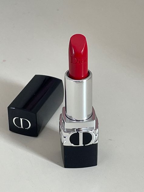 Luxury Red Lipstick, Dior Red Lipstick Aesthetic, Red Lipstick Collection, Red Dior Lipstick, Dior Lipstick Aesthetic, Redlipstick Aesthetic, Dior Things, Makeup Expensive, Dior Makeup Products