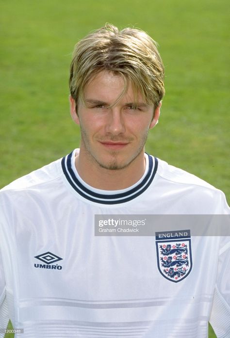 News Photo : A portrait of David Beckham of England. \... Devid Bekhem, David Beckham England, David Beckham Young, David Beckham Pictures, England Fc, David Beckham Football, Beckham Football, David Beckham Suit, David Beckham Hairstyle