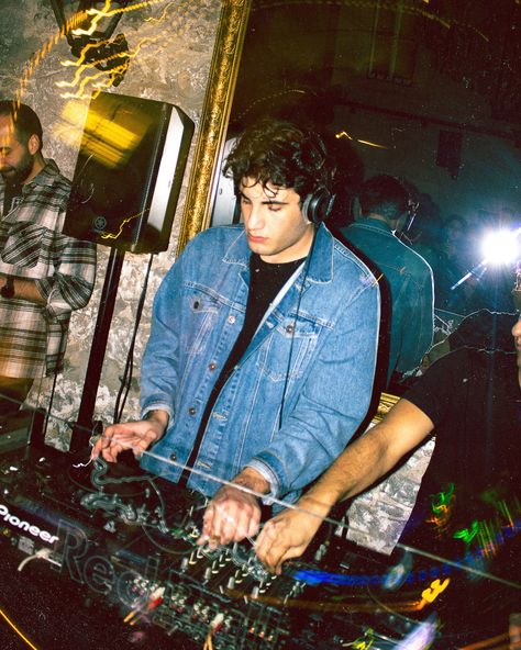 Party Images Photography, Film Photography Dj, Flash Event Photography, Event Photography Aesthetic, Dj Party Aesthetic, Dj Photography Photo Shoots, Flash Party Photography, Party Photography Aesthetic, Film Flash Photography