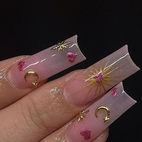 TNB on Instagram: "🩷🌙✨🎀 • • • • ❤️‍🔥💅🏽Follow @thenailbabeuk for the best nail inspiration💅🏽❤️‍🔥 📸: @nailedbysxrenaa✨  #pinknails #celestialart #cutenails #nails2inspire #nailsonfleek #3dnails #glitternails #vacationnails #springnails #flowernails #thenailbabeuk" Cute Acrylic Pink Nails, Spring Inspo Nails, Creative Acrylic Nail Designs, Flower Tattoos Back, Spring Acrylic Nail Designs, Nail Designs Creative, Spring Nails Inspiration, Pink Spring Nails, Spring Nails Designs