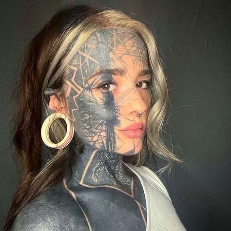 #creativity Girls With Face Tattoos, Geometric Face Tattoo, Face Tattoos Women, White Face Tattoo, Small Face Tattoos For Women, Tattoo Woman Face, Pretty Face Tattoos, Woman Face Tattoo, Small Face Tattoos