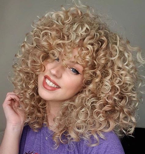 This Super Scrunch Method Will Give your Curly Hair Extra Volume and Definition | NaturallyCurly.com Halo Braid Hairstyles, Braid Hairstyles For Long Hair, Long Hair Ideas, Angelic Beauty, Grey Hair Journey, Sleek Braided Ponytail, Halo Braid, Volume Curls, Large Curls