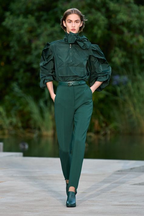 Max Mara Resort 2023 Collection | Vogue Black Wiggle Dress, Couture 2023, Resort 2023, Green Shirt Dress, Style 2023, Outfit Trends, Color Inspo, Resort Collection, Cashmere Coat