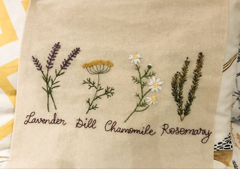 Patchwork, Couture, Fimo, Embroidery For Aprons, Hand Embroidery Dish Towels, Herb Embroidery Patterns, Yarrow Embroidery, Apron Embroidery Ideas, Rosemary Embroidery