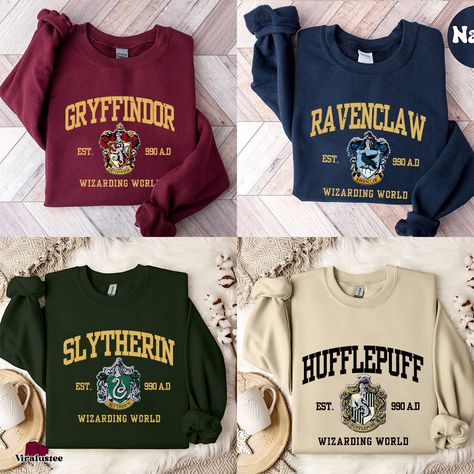 Sweatshirts Harry Potter, Harry Potter Birthday Outfit, Harry Potter T Shirt Ideas, Harry Potter Outfits Ideas, Harry Potter Things To Buy, Harry Potter Style Outfits, Harry Potter Outfits Aesthetic, Harry Potter Outfit Ideas, Hogwarts Houses Outfits