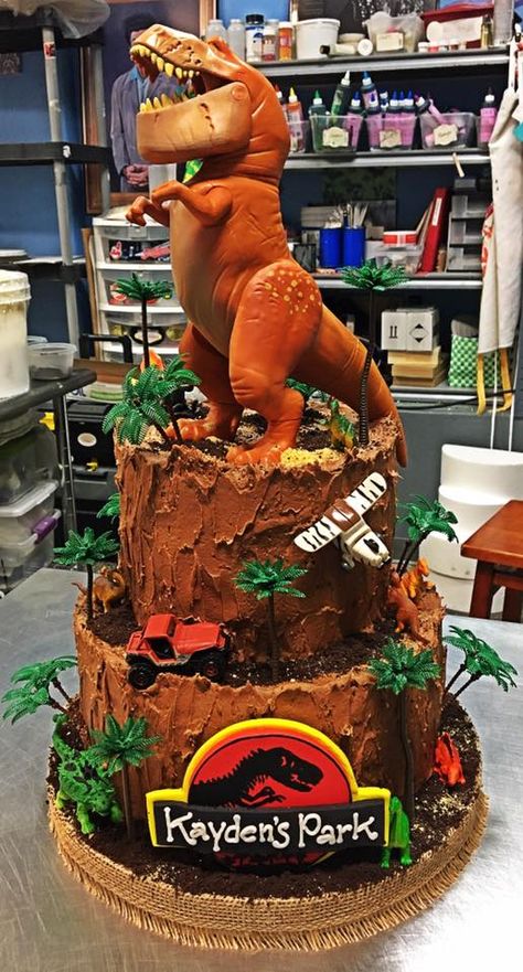 Jurassic Park Birthday Cake - Adrienne & Co. Bakery Bolo Jurassic Park, Jurassic World Cake, Dinosaur Birthday Cake, Festa Jurassic Park, Jurassic Park Birthday Party, Jurassic Park Party, Jurassic Park Birthday, Birthday Party At Park, Dino Cake