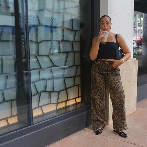 Finally got on the cheetah print trend and I think I'm loving it idk what do you think? Top: @aritzia Jeans: @aelfricedenofficial @aelfriceden_collab Flats: @amazonfashion Bag: @coach Cheetah print, cheetah print is a neutral, streetwear, neutral style, fashion, casual chic outfit, simple outfit, outfit, everyday outfit, street fashion, trending #explorepage #fashion #streetwear #fashionstyle #styling #trending #fitspo #ootd #streetstyle Neutral Style Fashion, Neutral Streetwear, Aritzia Jeans, Cheetah Print Outfits, Outfit Everyday, Outfit Simple, Outfit Street, The Cheetah, Neutral Style