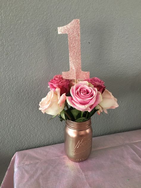 Floral 1st Birthday Party Decoration, Cute Simple Centerpieces Birthday, Isn’t She Onederful Birthday Centerpieces, Diy Centerpieces First Birthday, Floral First Birthday Party Decorations, First Birthday Rose Theme, 1st Birthday Flower Centerpiece, Pink Flower First Birthday, Pink Floral First Birthday