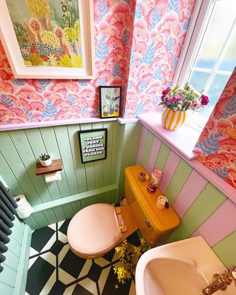 Tour This Gorgeous Terrace House With Quirky Room Shapes | Apartment Therapy Entry Paint Colors, Quirky Bathroom Ideas, Quirky Room, Maximalist Bedrooms, Funky Bathroom, Stairs Colours, Maximalist Interior Design, Quirky Bathroom, End Terrace House