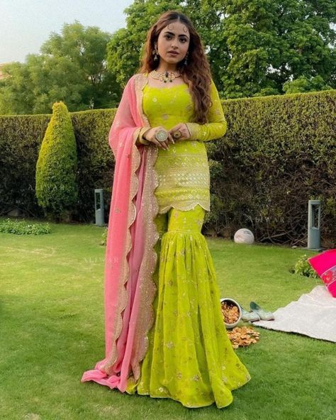 Sharara With Crop Top, Green Sharara Suit, Embroidery Lace Border, Green Sharara, Pakistani Sharara, Suits For Women Indian, Georgette Palazzo, Mehendi Outfit, Wedding Outfits For Women