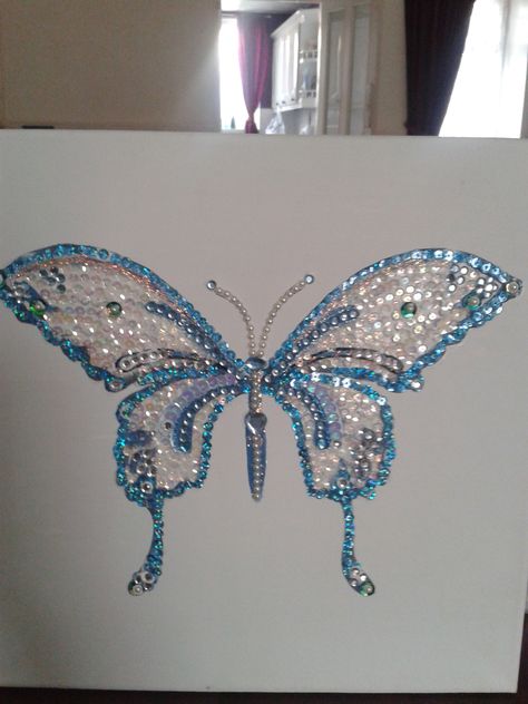 My Bling Art Canvas Painting Ideas Glitter, Bead Art Canvas, Bling Canvas Art, Bedazzled Painting Ideas, Rhinestone Canvas Art Ideas, Rhinestone Art Patterns, Bejeweled Painting, Gem Art On Canvas, Rhinestone Painting Canvas