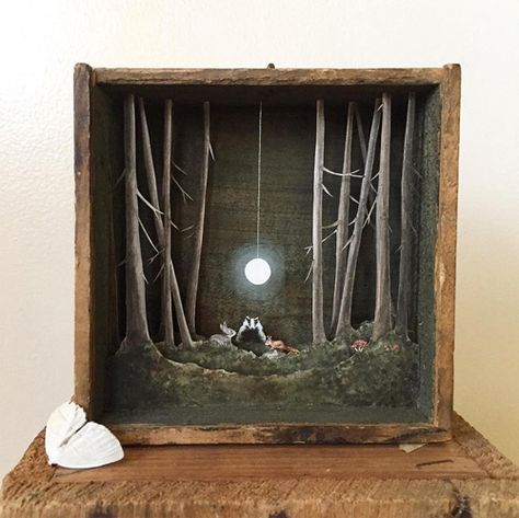 Allison May Kiphuth  is a diorama artist and a nature enthusiast based in New Hampshir... Shadow Box Kunst, Tiny Landscape, Art Shadow, Wal Art, Shadow Box Art, Colossal Art, Modern Crafts, Antique Boxes, Cut Paper