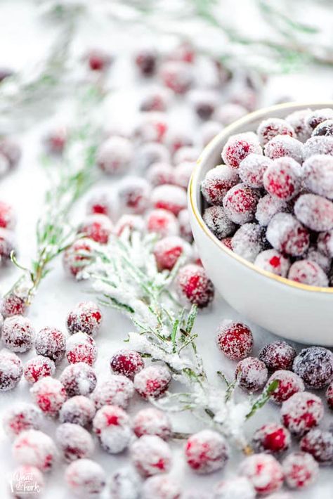 Natal, Sugared Cranberries And Rosemary, Food Ideas For Party, Food Ideas Christmas, Christmas Eve Dinner Ideas, Xmas Appetizers, Christmas Food Ideas, Holiday Cheese Boards, Candied Cranberries
