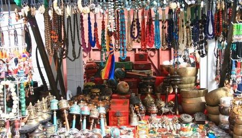 10 Best Shopping Destinations in Darjeeling to Self-Indulge (2020) Ooty, Darjeeling, Goa Shopping, Goa Outfits, Goa Travel, Kullu Manali, Arunachal Pradesh, Cheap Shopping, Shopping Places