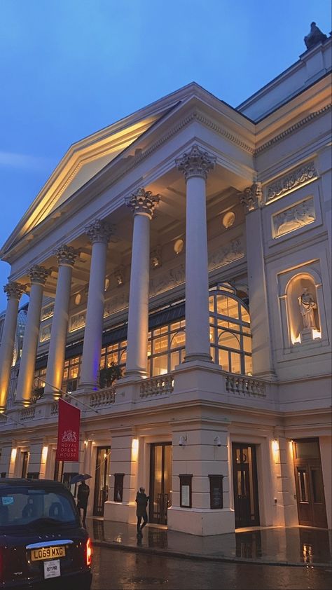 The Royal Opera House London, London Academy Of Music And Dramatic Art, London Opera House, Royal Opera House Aesthetic, Royal Opera House Ballet, Uk Landmarks, Opera London, London Ballet, Opera Aesthetic