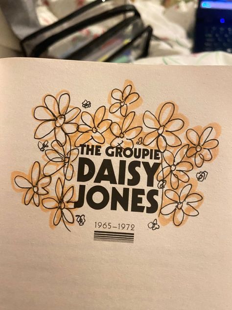 Daisy Jones And The Six Drawing, Annotations Drawings, Daisy Jones And The Six Book Annotations, Daisy Jones And The Six Annotations, Daisy Jones And The Six Book, Annotate Book, Libraries In Houses, Tab Ideas, Bujo 2023