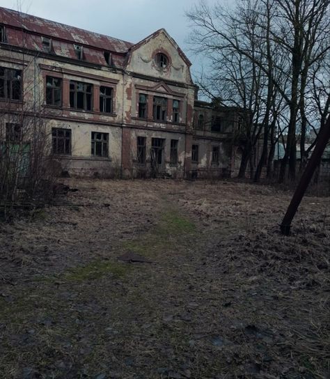 #horror #scary #building #architecture #abandoned Scary Abandoned Places Aesthetic, Abandoned Places Scary, Horror House Background, Scary Places Aesthetic, Horror House Aesthetic, Abandoned Buildings Aesthetic, Horror Architecture, Scary Abandoned Places, Abandoned Background