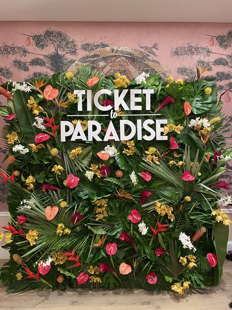 Paradise Party Decorations, Tropical Photobooth Ideas, Tropical Floral Backdrop, Tropical Booth Design, Tropical Greenery Backdrop, Hawaii Prom Theme, Tropical Photo Backdrop Diy, Tropical Wedding Photo Backdrop, Tropical Paradise Prom Theme