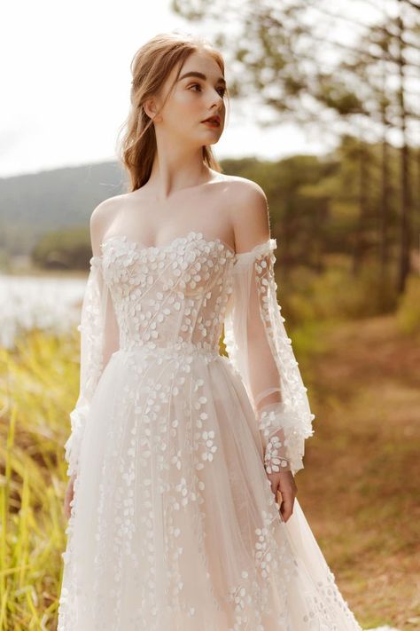 Fairie Wedding Dress, Wedding Dress For Small Chest, Wedding Dresses For Small Chest, Cottagecore Wedding Dress, Cottagecore Wedding, Wedding Gown Simple Elegant, Ethereal Wedding Dress, Wedding Dresses Whimsical, Train Dress