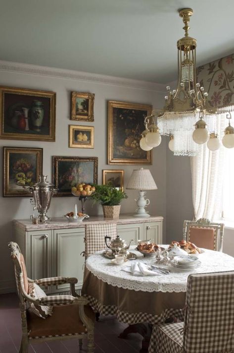 A Storybook Country House by Kirill Istomin - The Glam Pad French Country Decorating, 아파트 인테리어, Cottage Interiors, Country House Decor, French Decor, Design Living Room, Cottage Decor, 인테리어 디자인, تصميم داخلي