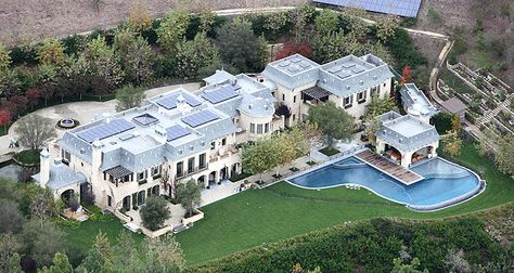 Million Dollar Homes, Gisele Bundchen Tom Brady, Housekeeping Business, Big Mansions, Tom Brady And Gisele, Meditation Rooms, Dream Mansion, A Mansion, Los Angles